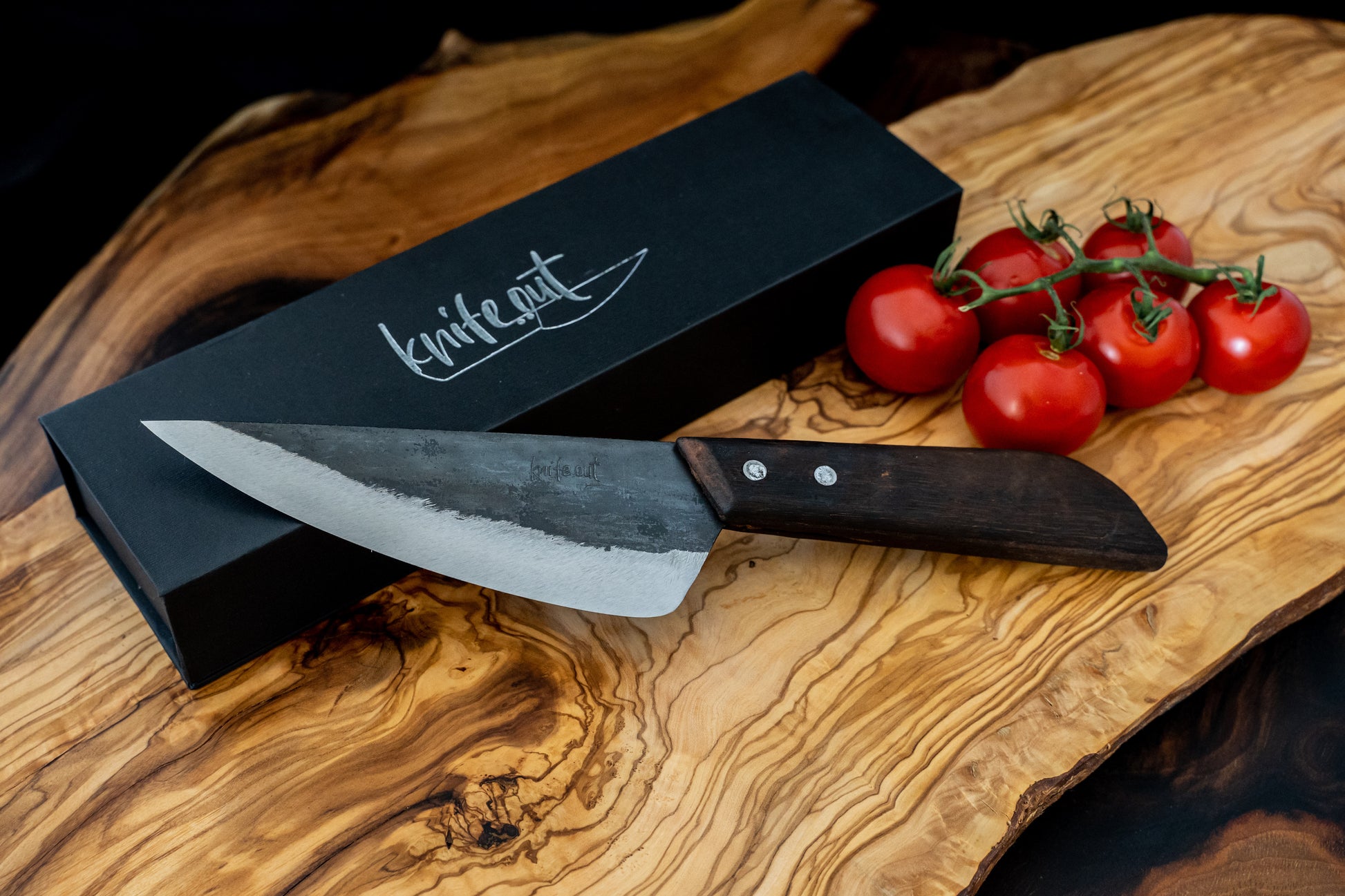 The Fins Rustic Carbon Steel Knife Range – Knife out